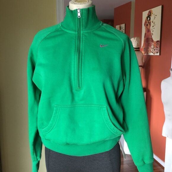 Women's Nike the athletic Dept size s - Picture 1 of 3